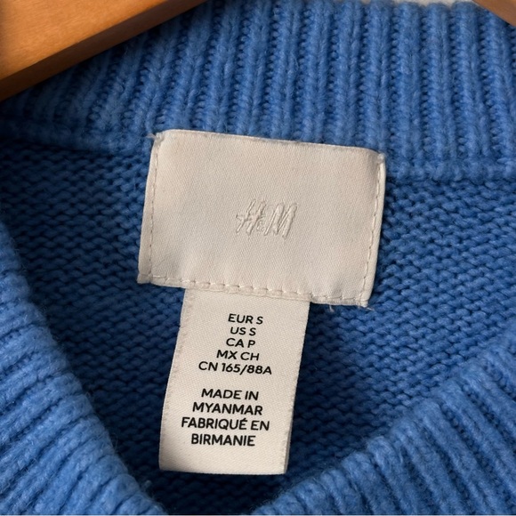 H&M Blue Embroidered 'Couleurs' Knit Sweater - Picture 6 of 7